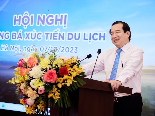 Ông Hà Văn Siêu, Phó Cục trưởng Cục Du lịch Quốc gia Việt Nam phát biểu tại Hội nghị
